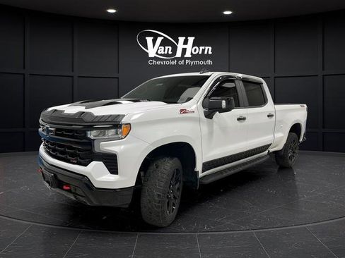 Used 2022 Chevrolet Silverado 1500 LT Trail Boss w/ LT Trail Boss Premium Package AWD/4WD image 3
