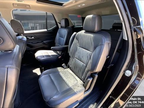 Used 2020 Chevrolet Traverse Premier FWD image 22