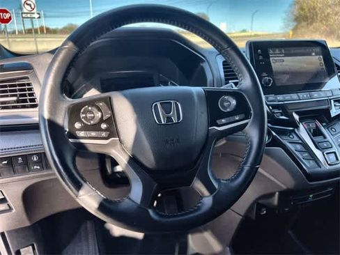 Certified 2023 Honda Odyssey Touring image 17