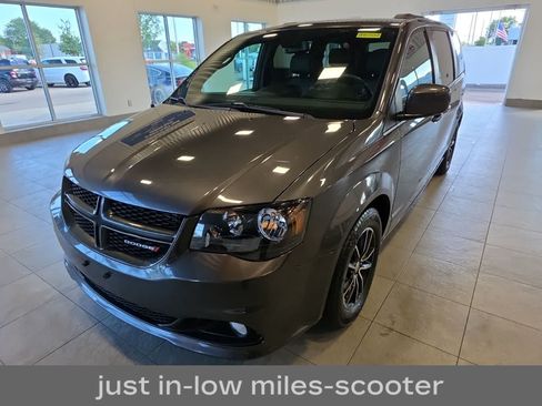 Used 2018 Dodge Grand Caravan GT FWD image 1