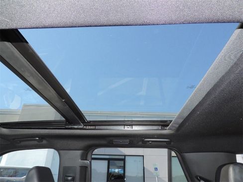 Used 2021 Ford Expedition XLT image 10