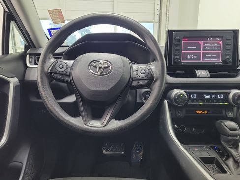 Used 2021 Toyota RAV4 XLE FWD image 18