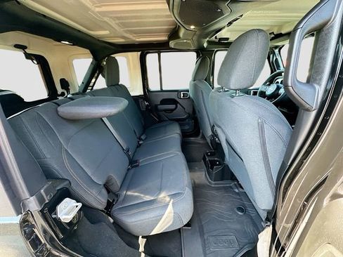 Used 2024 Jeep Wrangler Willys image 25