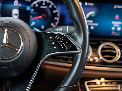 Used 2022 Mercedes-Benz E 350 4MATIC Sedan image 33