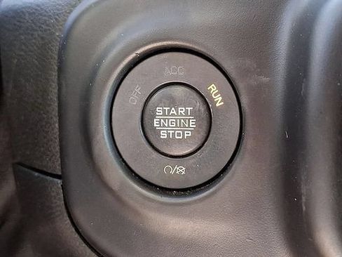 Used 2021 Jeep Wrangler Unlimited Sahara AWD/4WD image 26