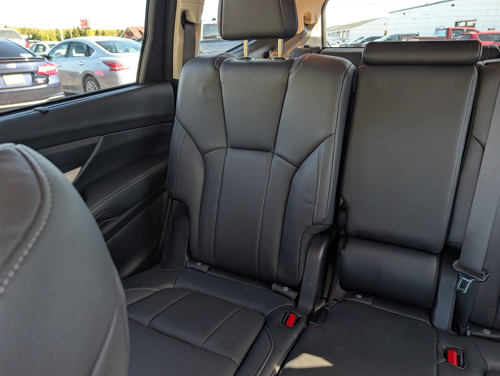 Used 2022 Subaru Ascent Limited AWD/4WD image 12