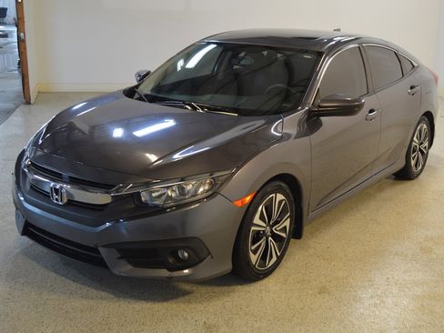 Used 2017 Honda Civic EX-L image 7