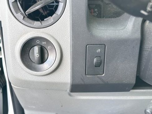 Used 2019 Ford E-450 and Econoline 450 Super Duty w/ Power Windows & Locks Group image 21