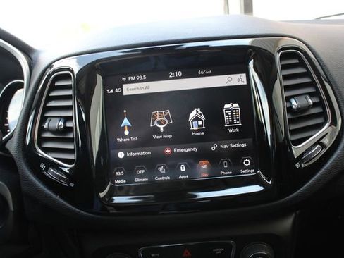 Used 2021 Jeep Compass Limited w/ Sun and Sound Group AWD/4WD image 17