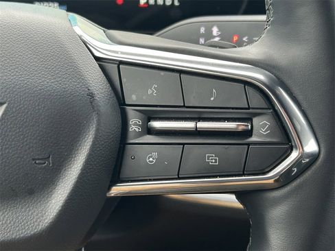 Used 2025 Chevrolet Equinox LT image 33