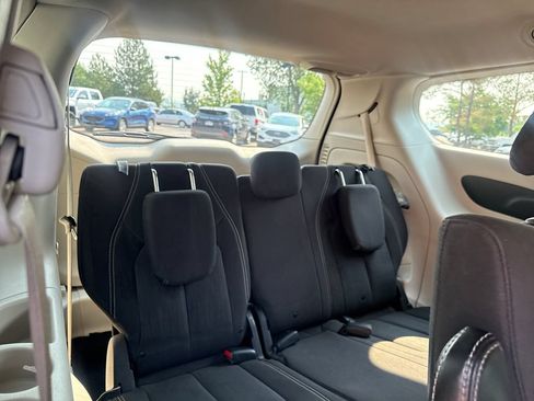 Used 2020 Chrysler Voyager L FWD image 27