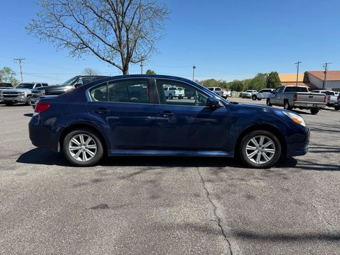 Used 2010 Subaru Legacy 2.5i Premium image 5