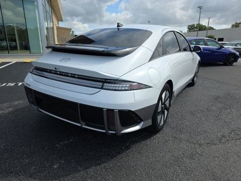 Used 2024 Hyundai Ioniq 6 SE RWD image 4