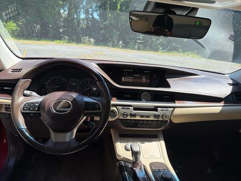 Used 2018 Lexus ES 350 w/ Premier Package FWD image 17