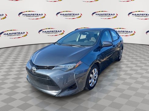 Used 2018 Toyota Corolla LE image 1
