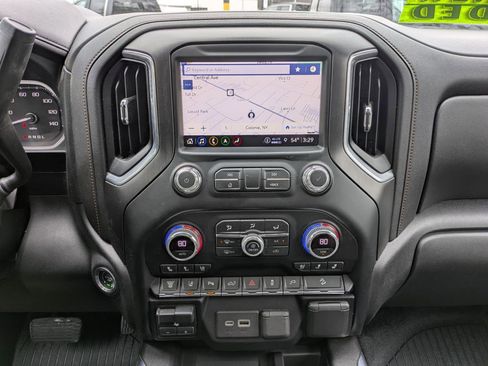 Used 2021 GMC Sierra 2500 AT4 w/ AT4 Premium Plus Package image 21