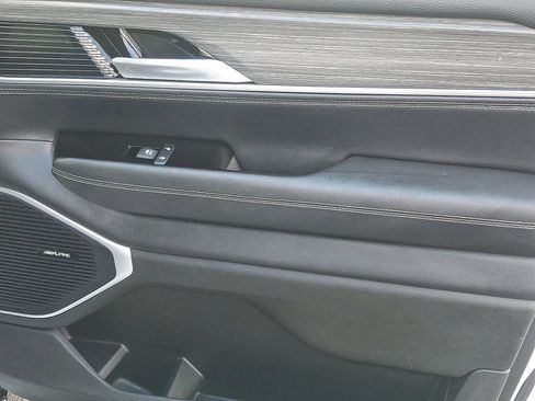 Used 2024 Jeep Wagoneer Series III image 10