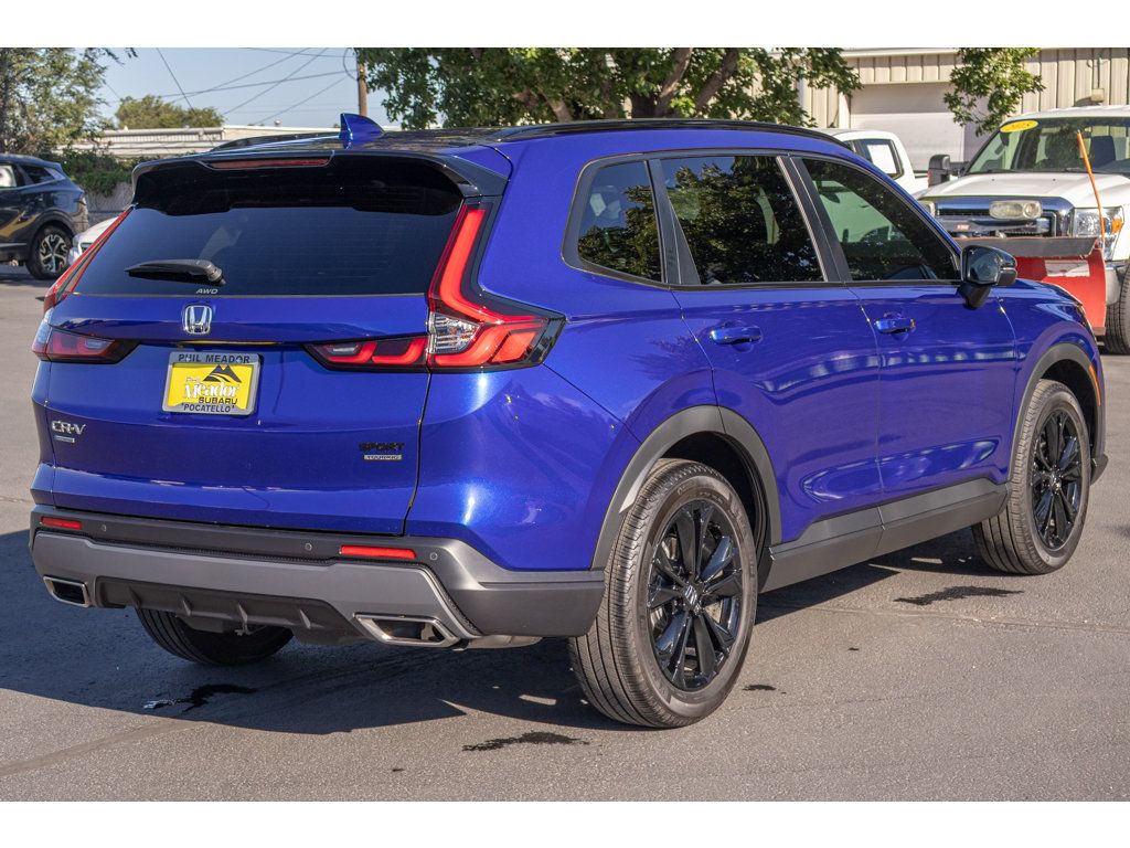Used 2023 Honda CR-V Sport Touring image 3