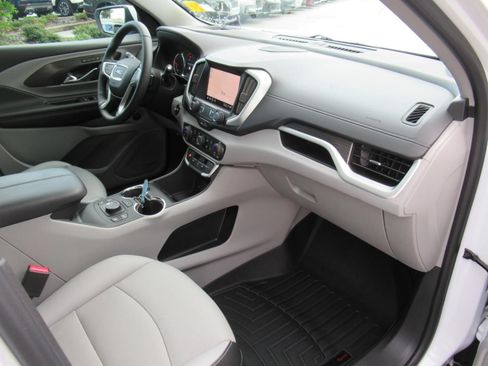 Used 2023 GMC Terrain SLT w/ Infotainment Package II FWD image 11