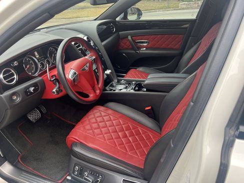 Used 2018 Bentley Flying Spur S V8 image 3