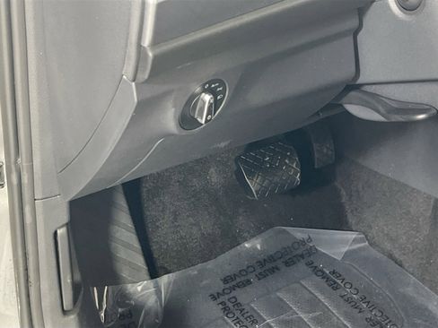 Used 2023 Volkswagen Jetta SE image 10