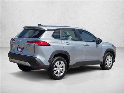 Used 2024 Toyota Corolla Cross L FWD image 5