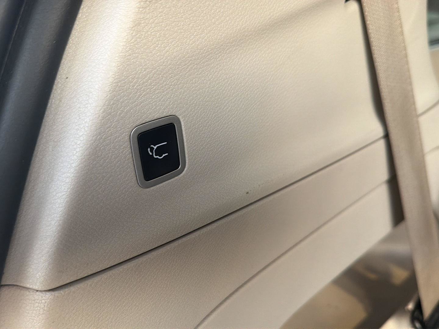 Used 2021 Chrysler Pacifica Touring-L FWD image 34