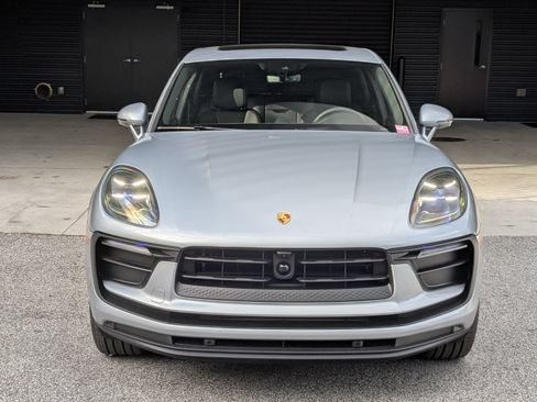 Certified 2026 Porsche Macan AWD/4WD image 6