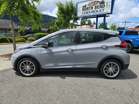 Used 2020 Chevrolet Bolt LT FWD image 8