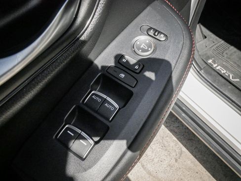 Used 2024 Honda HR-V Sport image 15