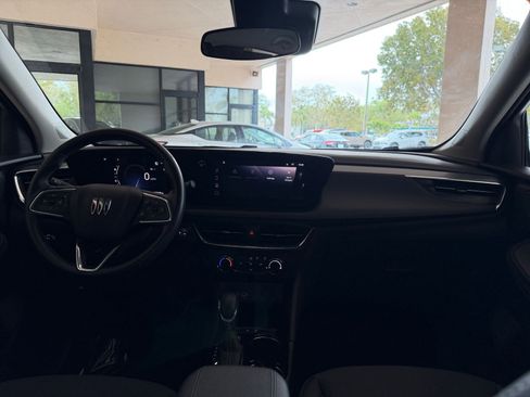Used 2025 Buick Encore GX Preferred image 28