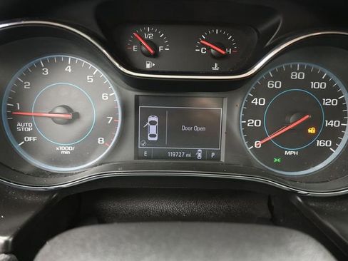 Used 2017 Chevrolet Cruze LT image 3