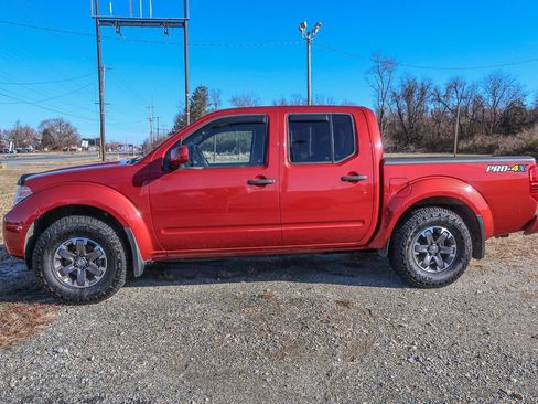 Used 2018 Nissan Frontier PRO-4X image 3
