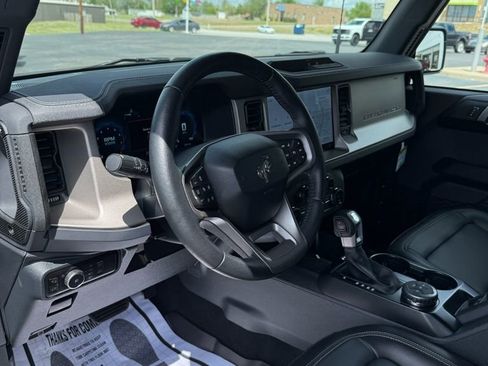 Used 2025 Ford Bronco Outer Banks AWD/4WD image 8