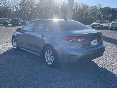 Used 2025 Toyota Corolla LE w/ Convenience Package image 4