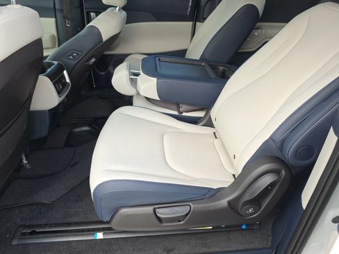New 2027 Kia Carnival SX FWD image 17