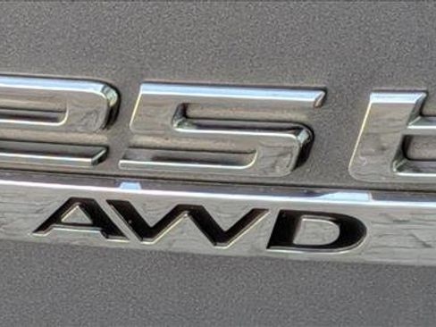 Used 2020 Jaguar F-PACE Premium image 18