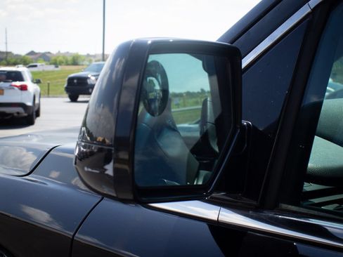 Used 2015 Chevrolet Tahoe LT AWD/4WD image 25