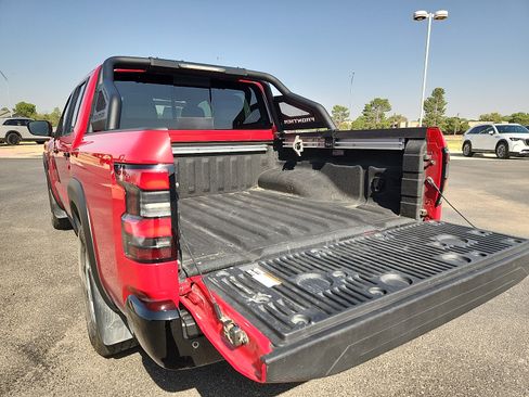 Used 2024 Nissan Frontier SV w/ Hardbody Edition AWD/4WD image 9