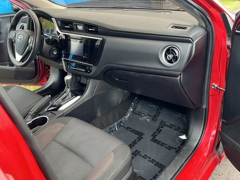 Used 2019 Toyota Corolla LE image 12