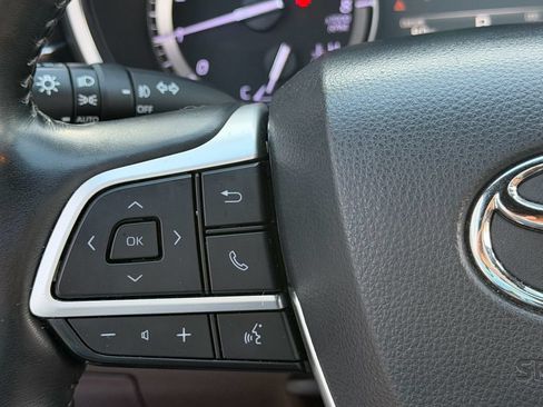 Used 2022 Toyota Highlander Platinum FWD image 27
