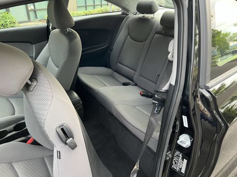 Used 2013 Hyundai Elantra FWD image 8