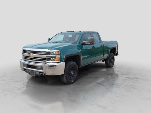 Used 2017 Chevrolet Silverado 2500 W/T w/ Snow Plow Prep Package AWD/4WD image 4