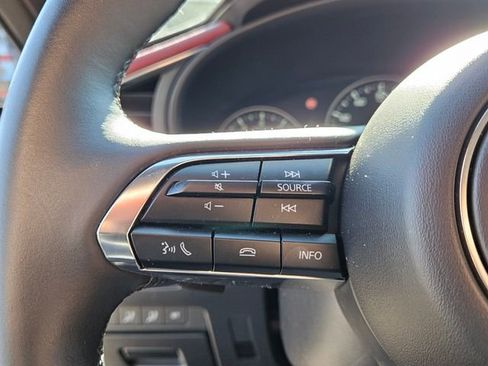 Used 2025 MAZDA MAZDA3 Hatchback w/Premium Plus Pkg image 24