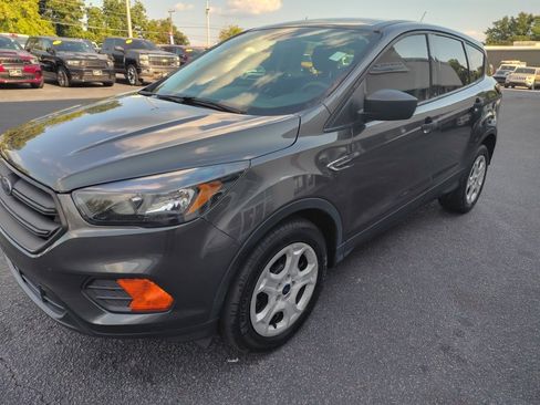 Used 2018 Ford Escape S image 4