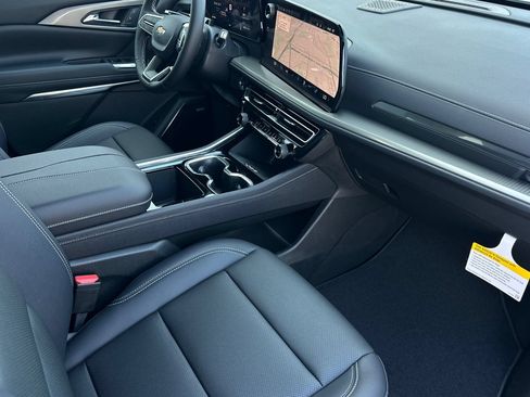 New 2026 Chevrolet Traverse LT w/ Enhanced Driving Package FWD image 17