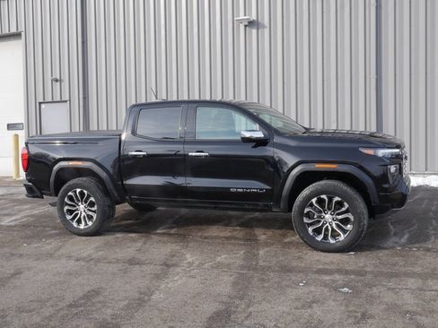 Used 2023 GMC Canyon Denali w/ Denali Black Edition image 8