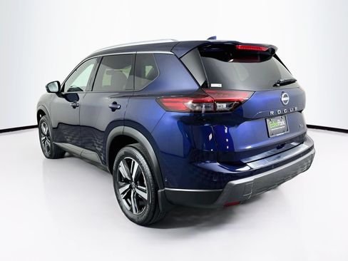 Used 2025 Nissan Rogue SL FWD image 5