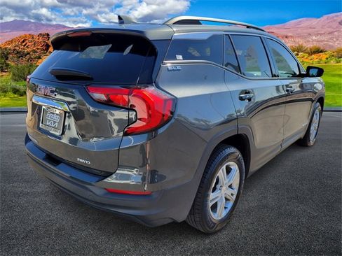 Used 2018 GMC Terrain SLE w/ Driver Convenience Package image 4