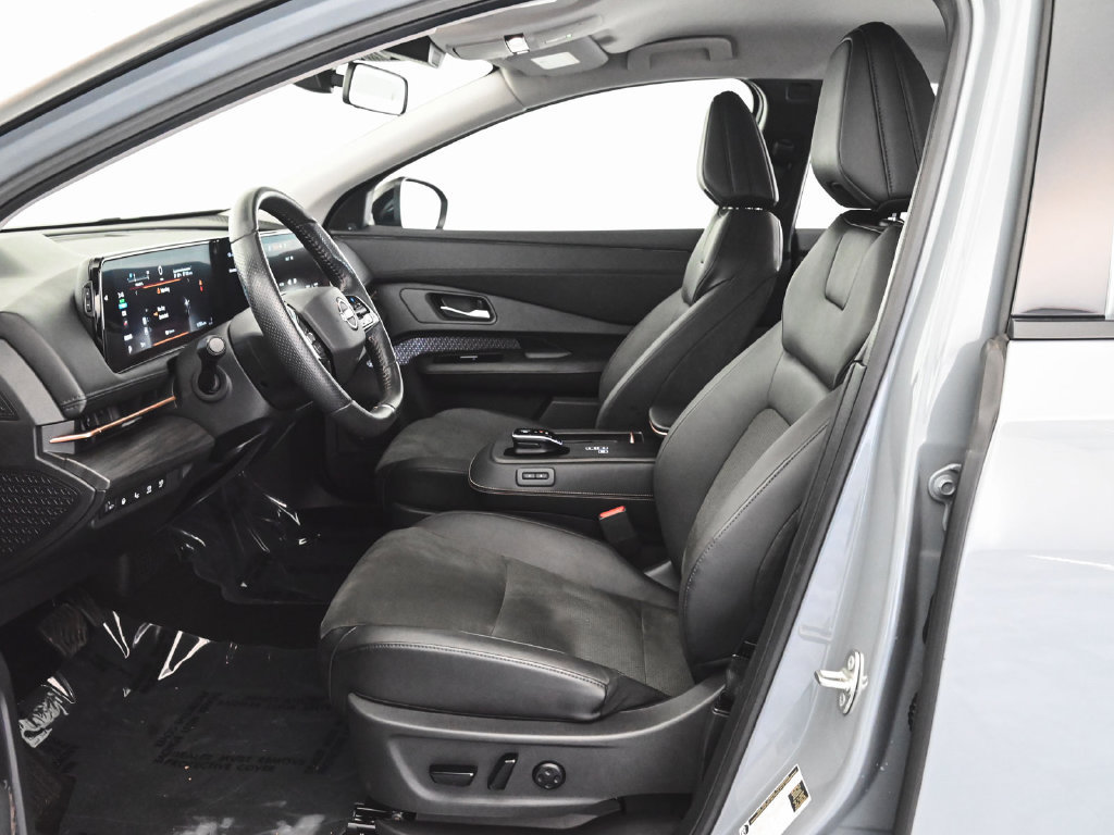 Used 2024 Nissan Ariya AWD image 28